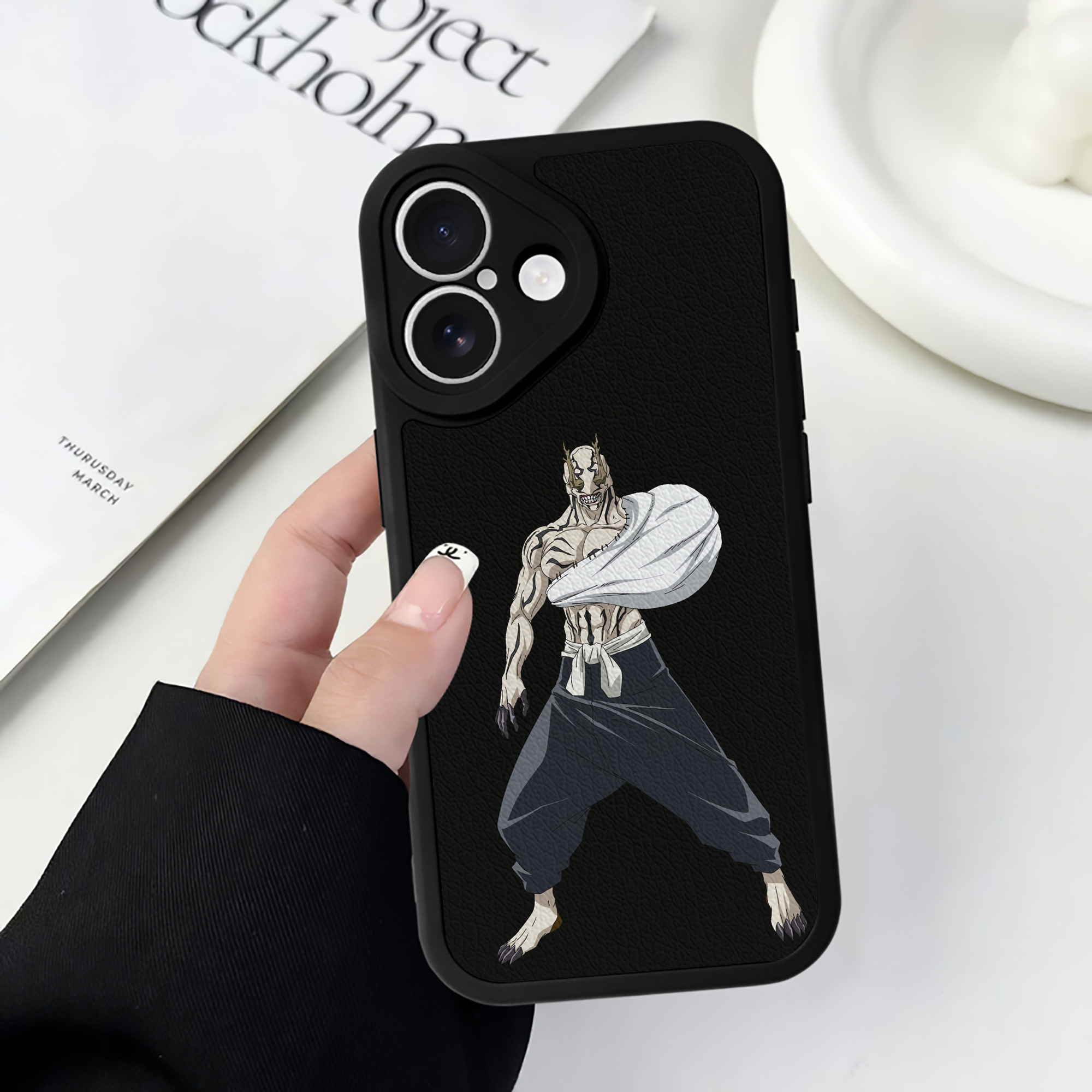 （画像用） 呪術廻戦 Jujutsu Kaisen 【iPhone 16シリーズ対応】シリコンスマホケース（レザー調） 材質：シリコン